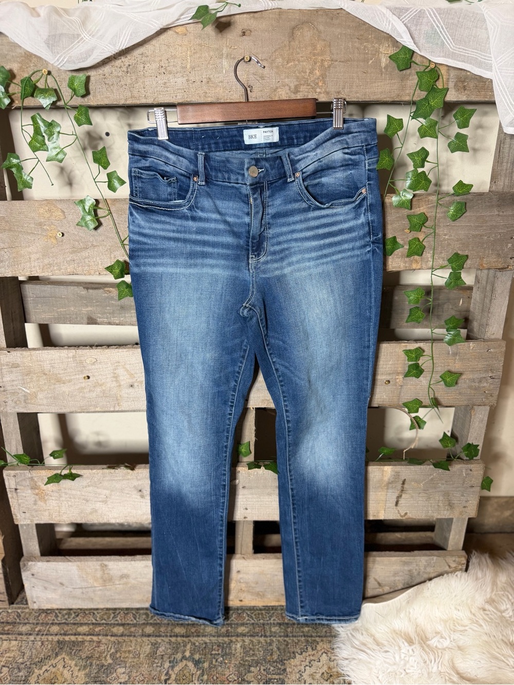 BKE Men's Straight Leg Jeans in Medium Blue Wash